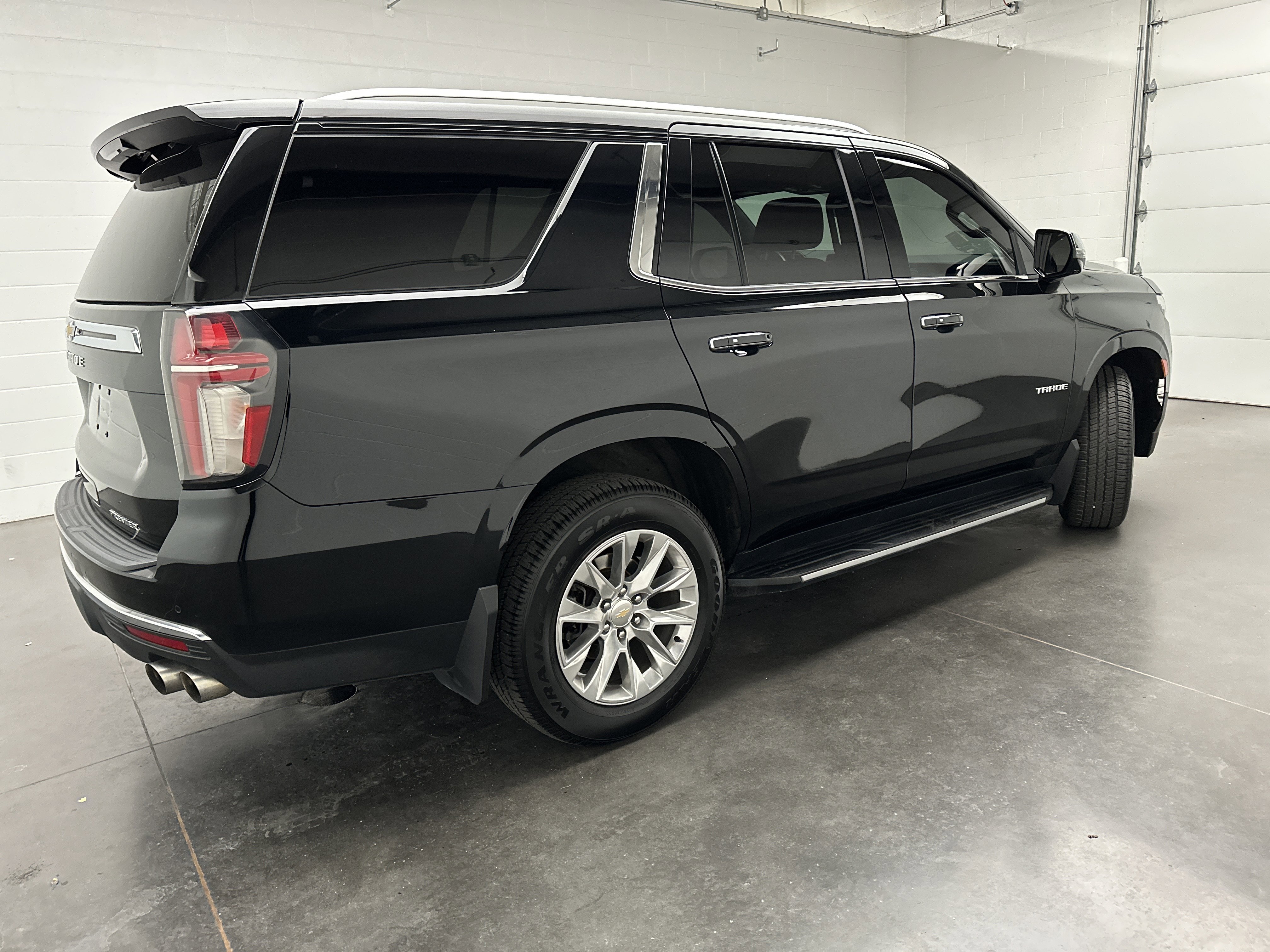 Used 2021 Chevrolet Tahoe Premier w/ Premium Package image 10