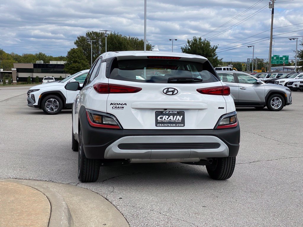 Used 2023 Hyundai Kona SE w/ Cargo Package AWD/4WD image 5