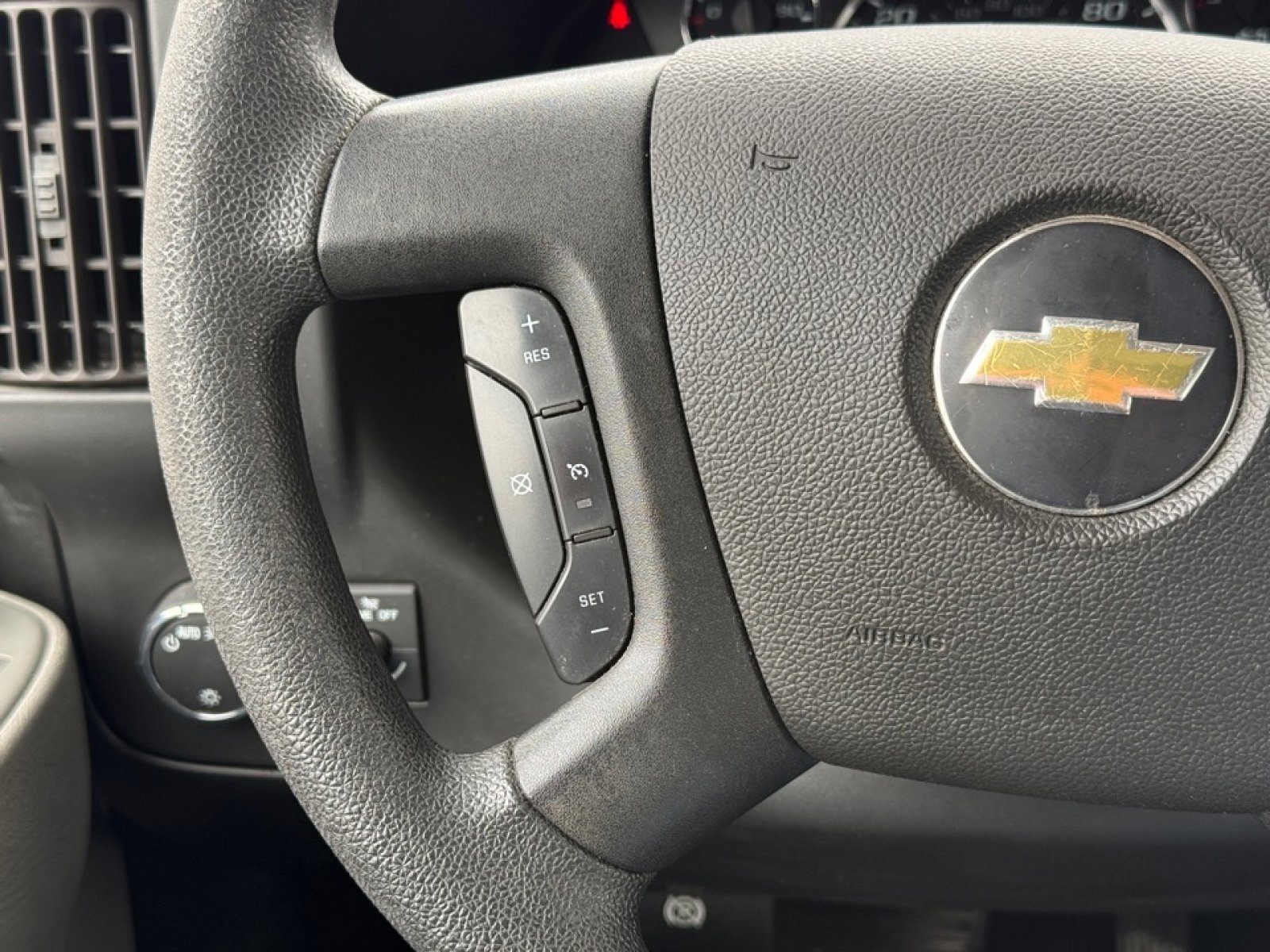 Used 2018 Chevrolet Express 2500 w/ Driver Convenience Package image 25