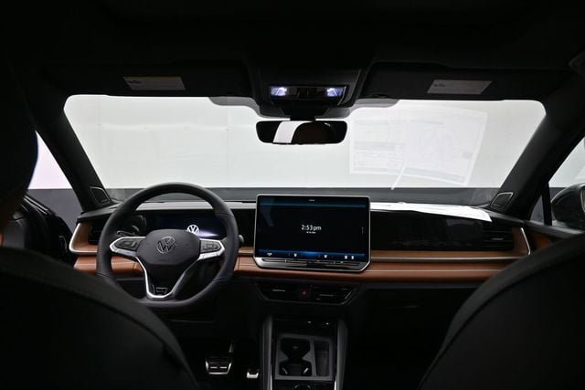 New 2026 Volkswagen Tiguan SEL R-Line AWD/4WD image 10