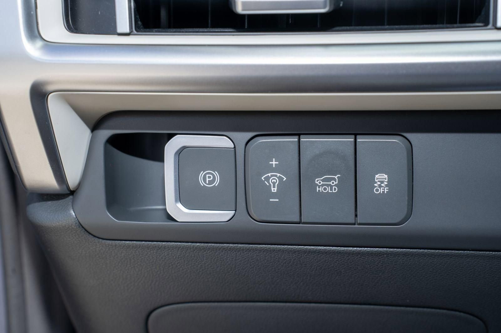 Used 2025 Hyundai Santa Fe SEL FWD image 32