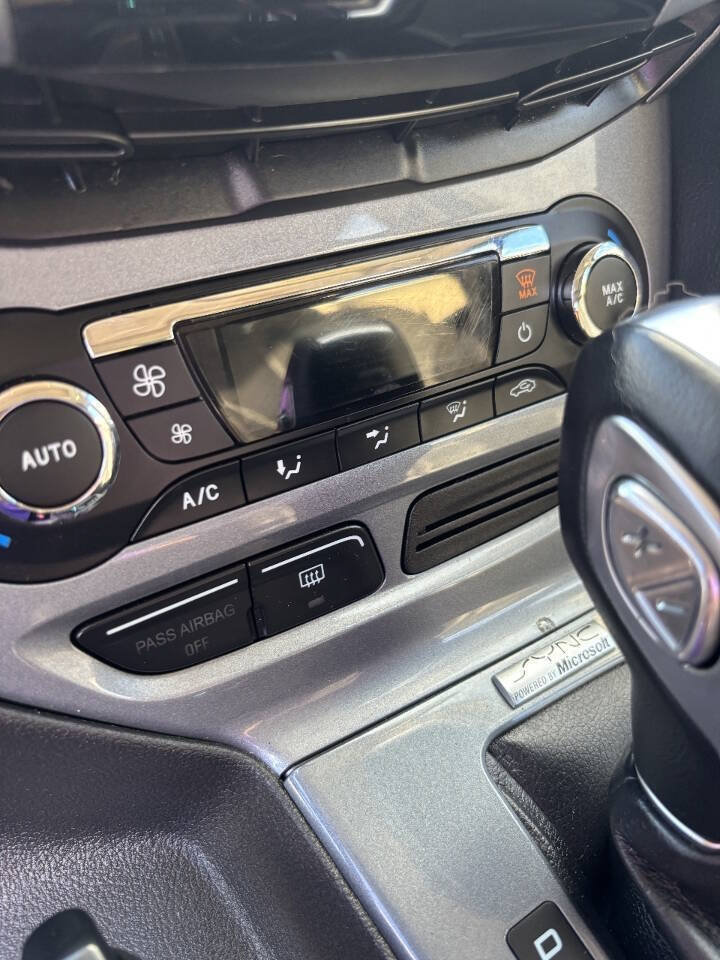 Used 2012 Ford Focus Titanium FWD image 23