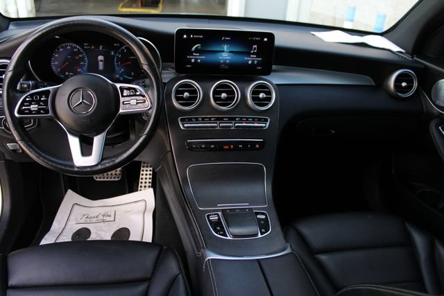 Used 2020 Mercedes-Benz GLC 300 4MATIC image 25