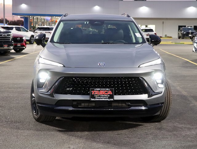 Certified 2025 Buick Envision Sport Touring image 5