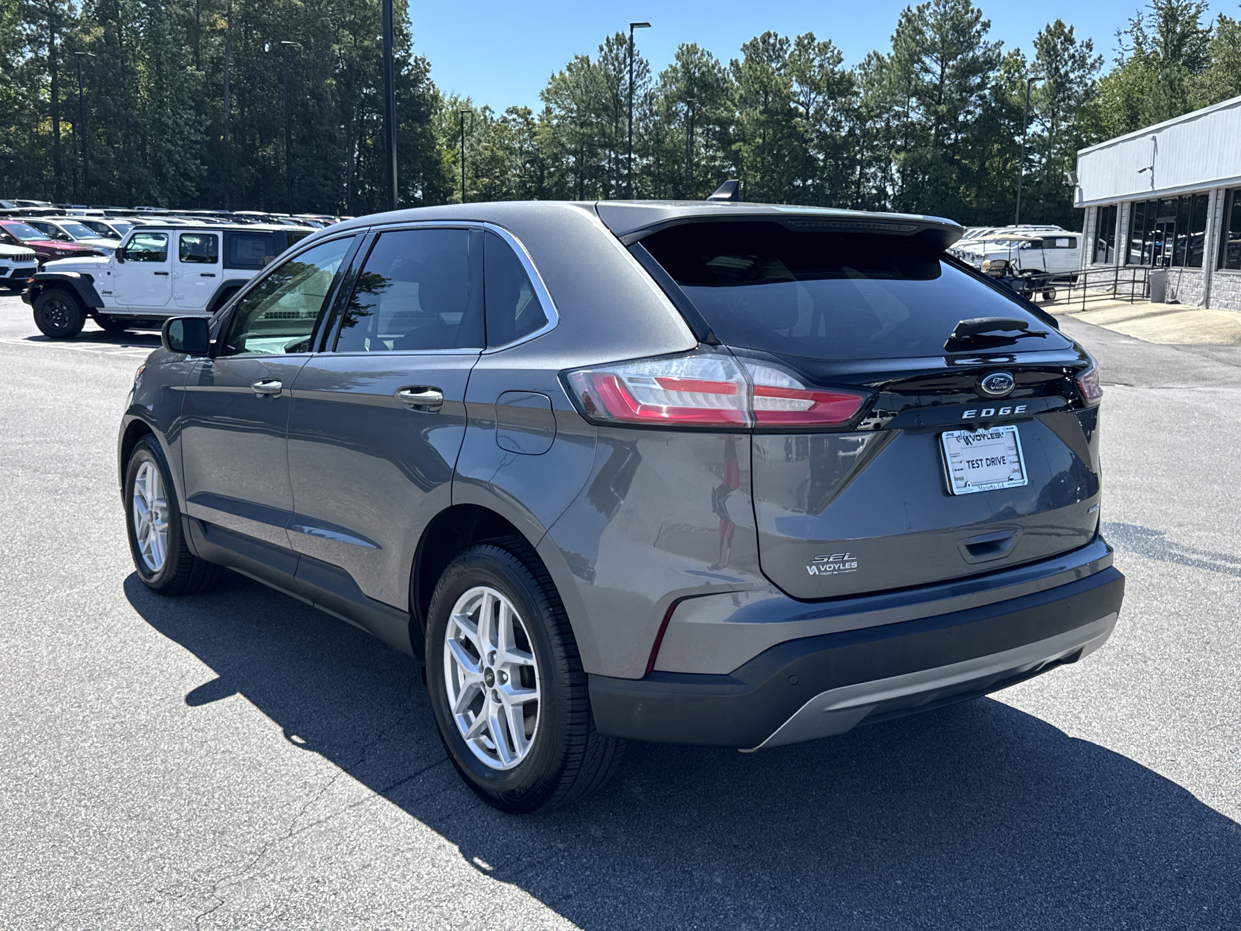 Used 2023 Ford Edge SEL image 6