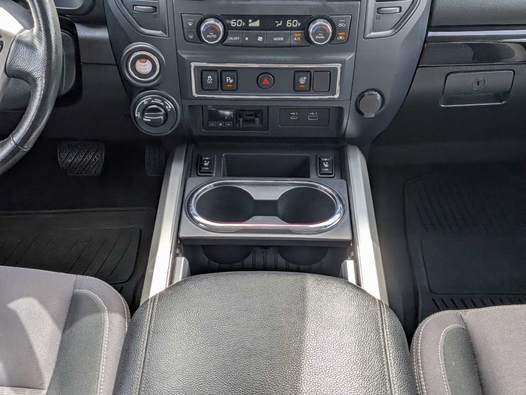 Used 2022 Nissan Titan SV w/ SV Convenience Package AWD/4WD image 17
