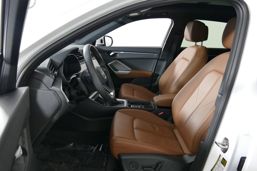 Certified 2025 Audi Q3 2.0T Premium Plus w/ Premium Plus Package AWD/4WD image 20