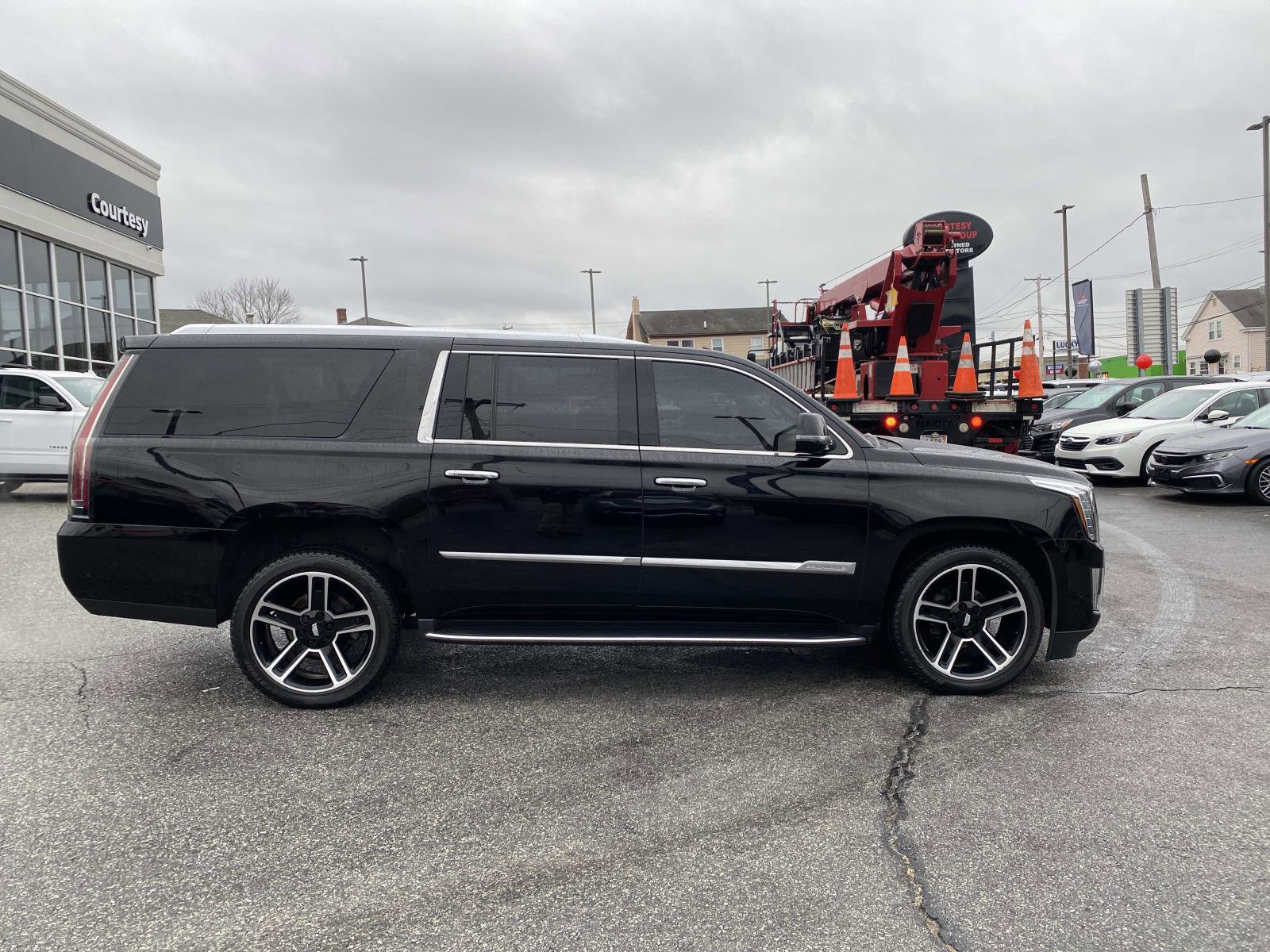 Used 2020 Cadillac Escalade ESV Luxury image 8