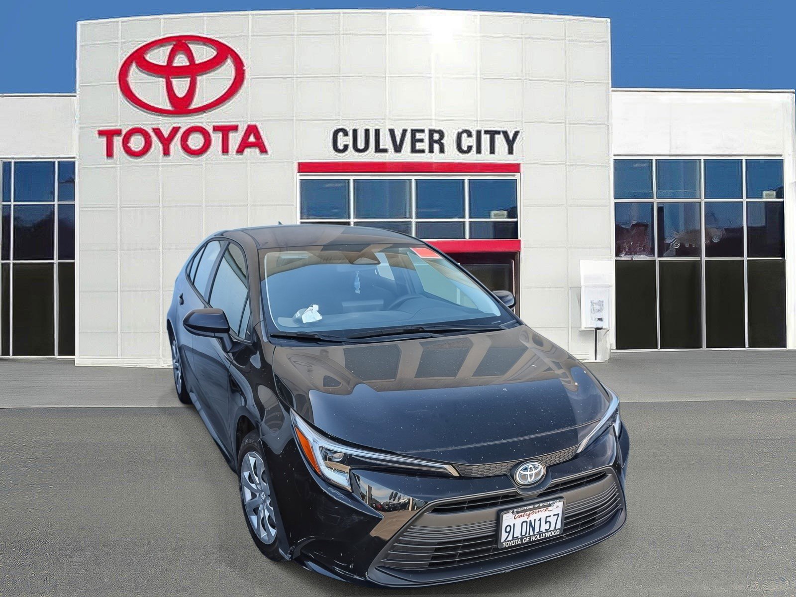 Used 2024 Toyota Corolla LE image 1