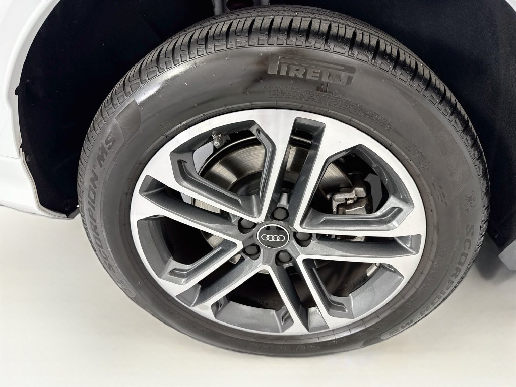 Used 2025 Audi Q5 Premium Plus w/ Premium Plus AWD/4WD image 32