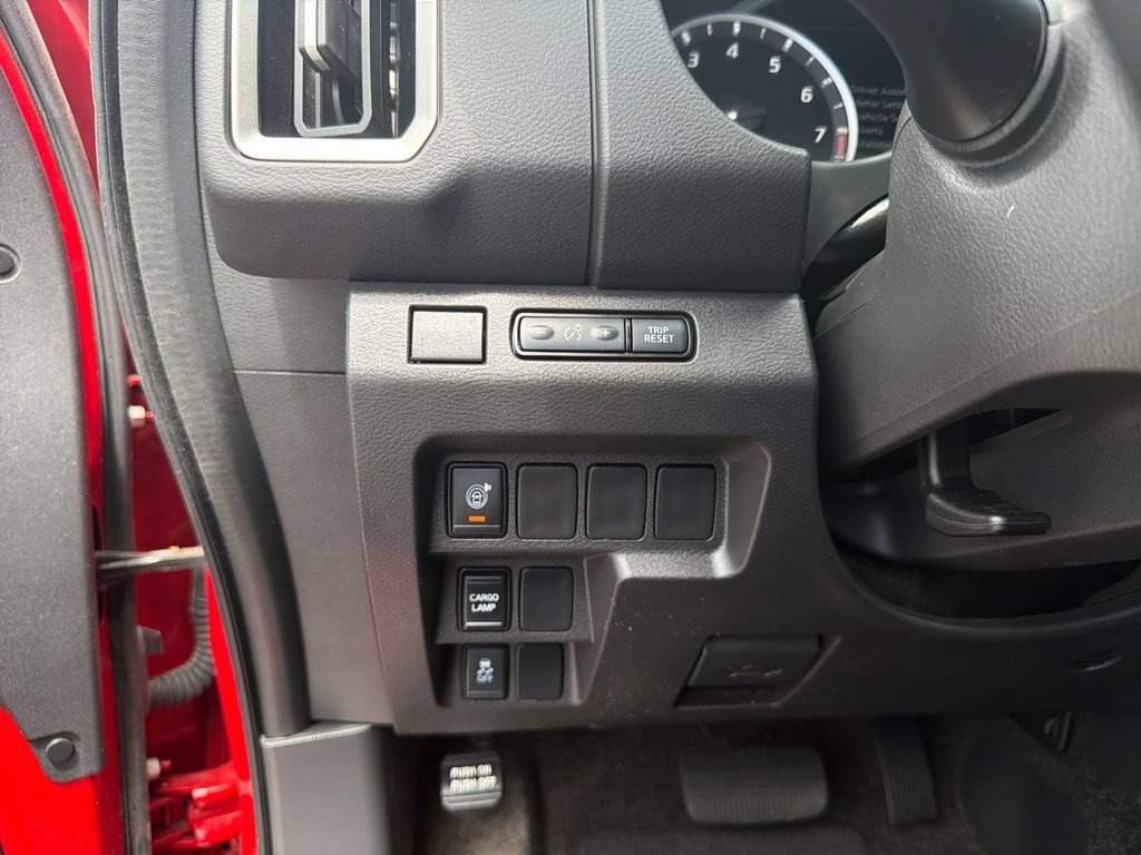 Certified 2025 Nissan Frontier SV RWD image 28