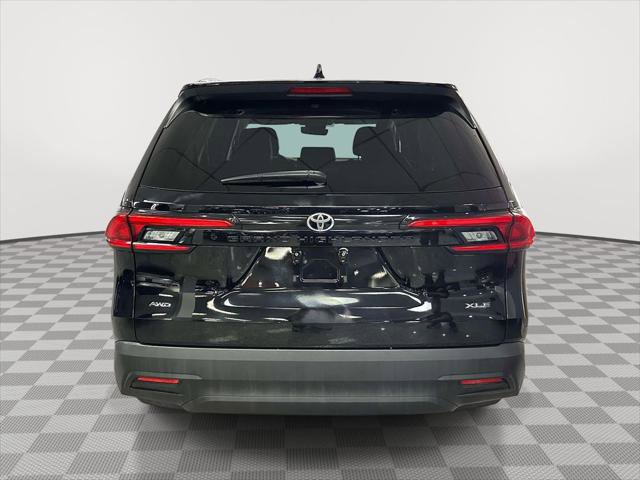 Used 2024 Toyota Grand Highlander XLE image 4