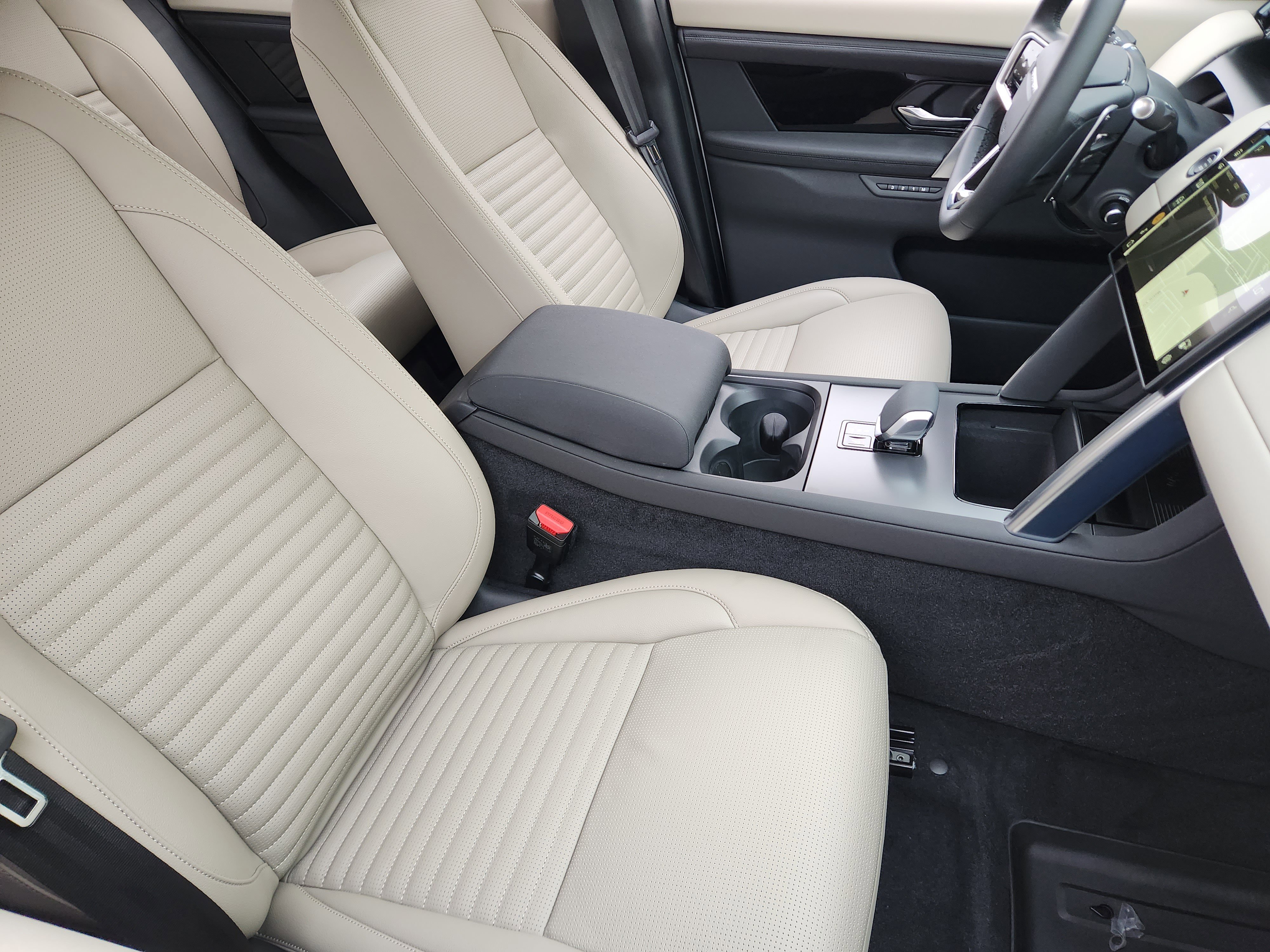 New 2025 Land Rover Discovery Sport S image 13