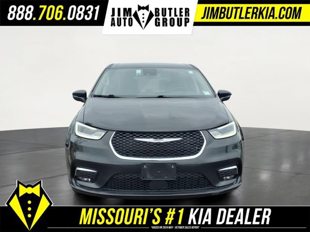 Used 2023 Chrysler Pacifica Touring-L FWD image 28