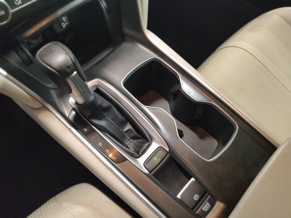 Used 2019 Honda Accord EX image 26