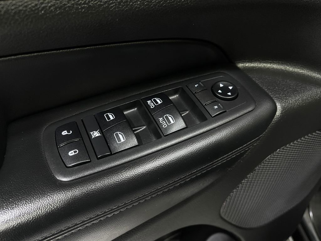 Used 2019 Jeep Grand Cherokee Altitude image 17