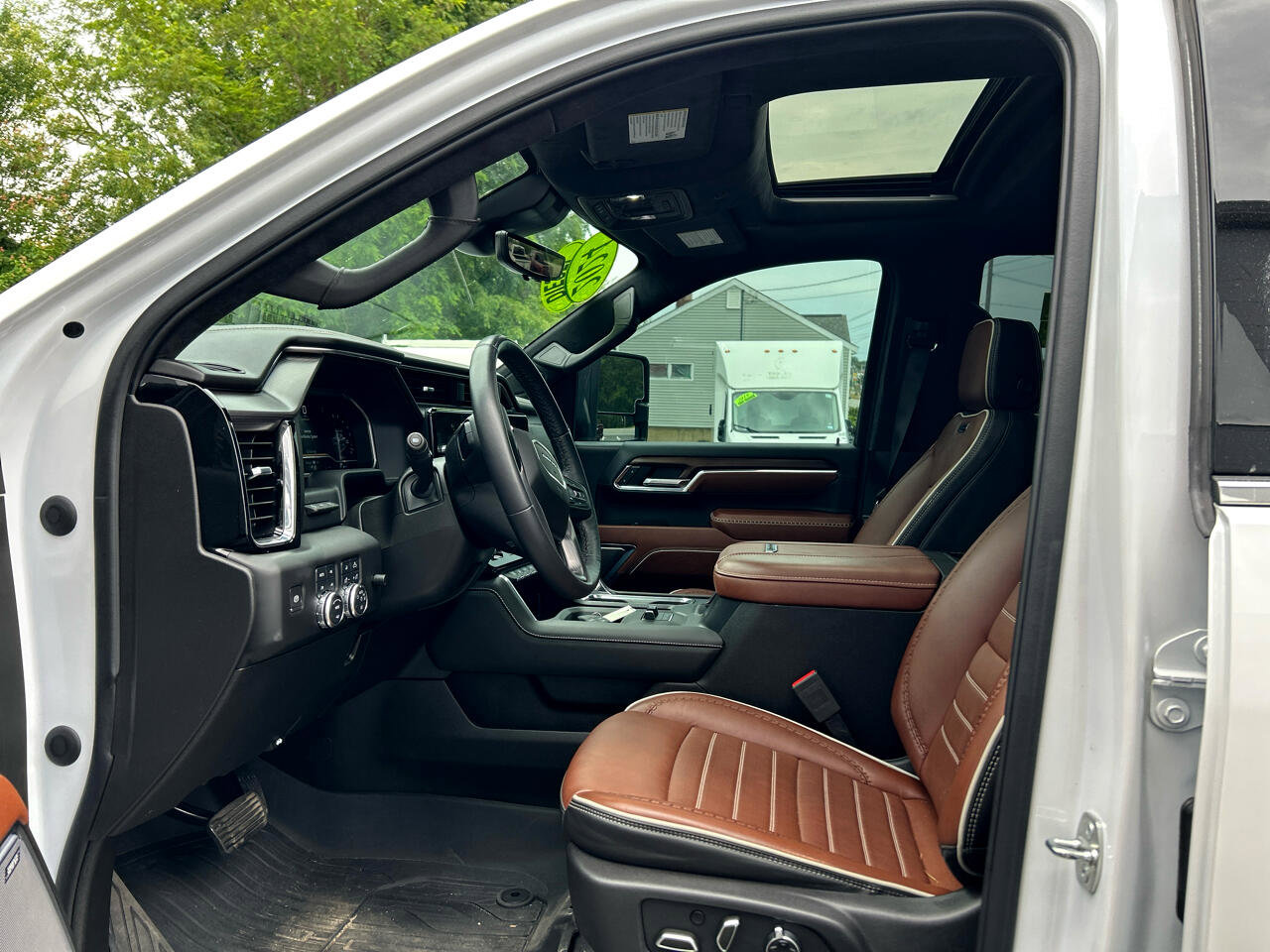 Used 2024 GMC Sierra 3500 Denali Ultimate image 9