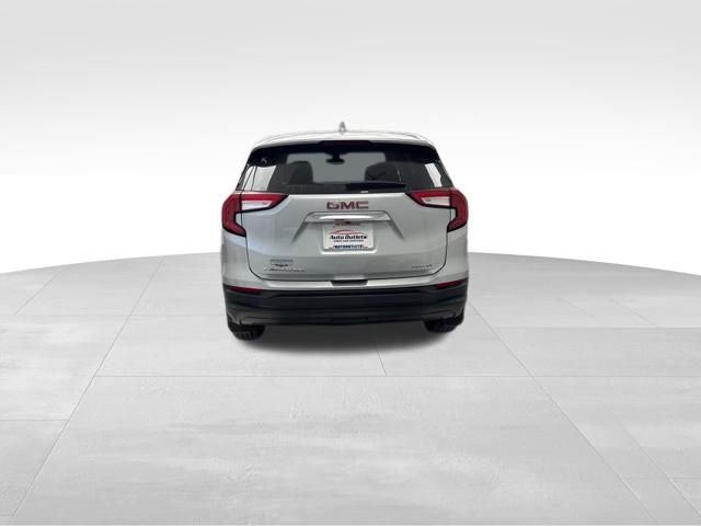 Used 2022 GMC Terrain SLE image 4