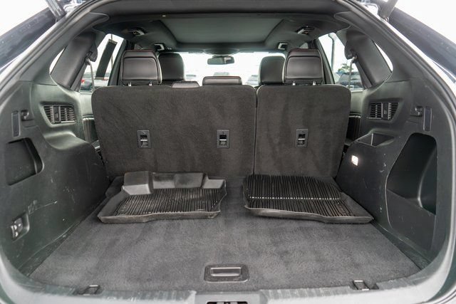 Used 2022 Ford Edge ST-Line w/ Cold Weather Package AWD/4WD image 10