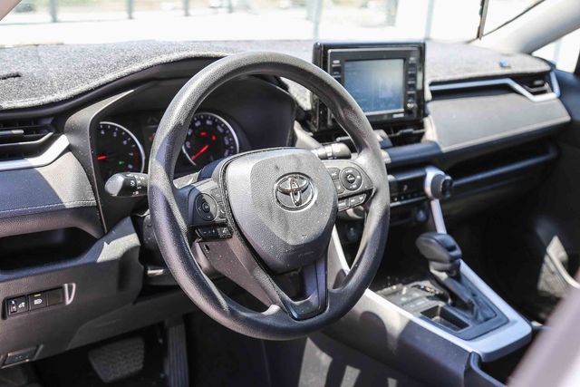 Used 2022 Toyota RAV4 XLE FWD image 20