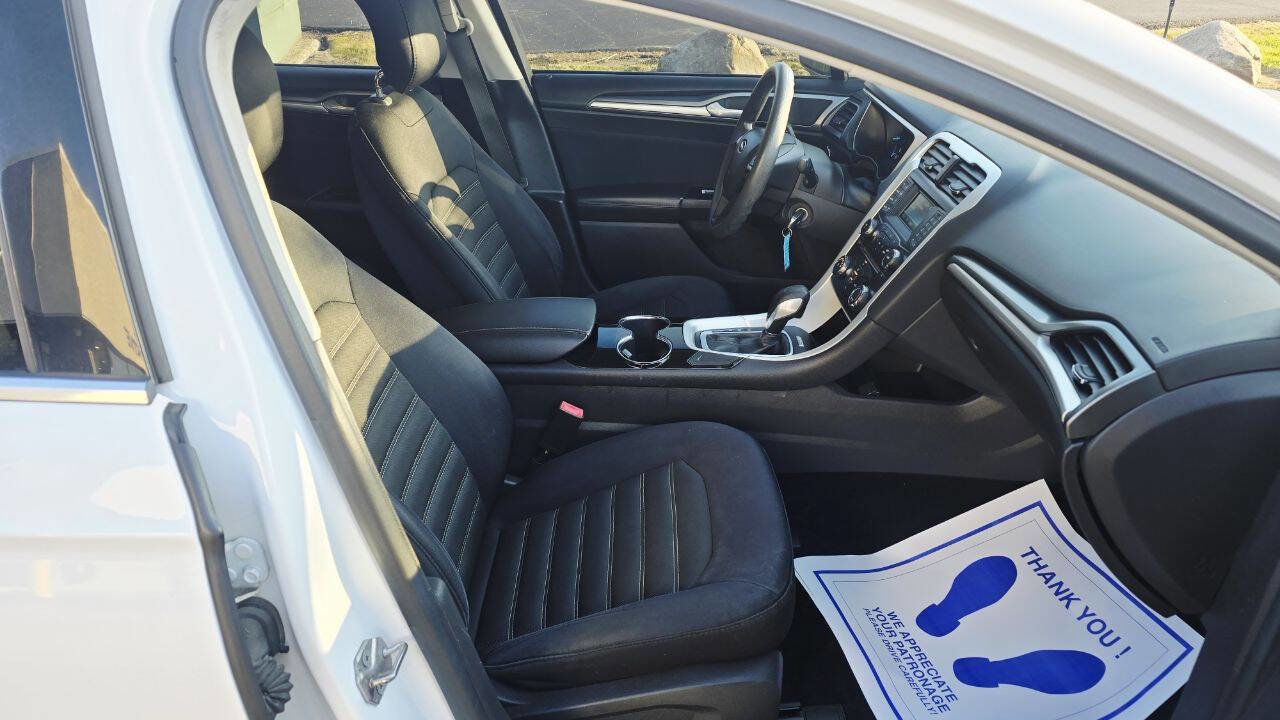 Used 2014 Ford Fusion SE FWD image 14