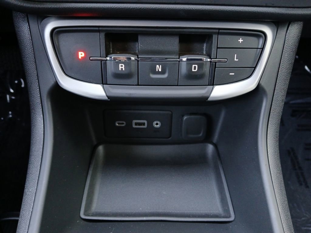 Used 2022 GMC Terrain SLE FWD image 10