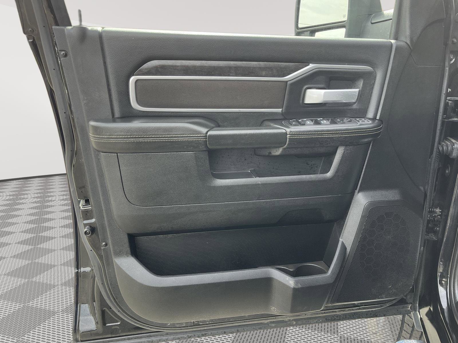 Used 2024 RAM 2500 Big Horn AWD/4WD image 18