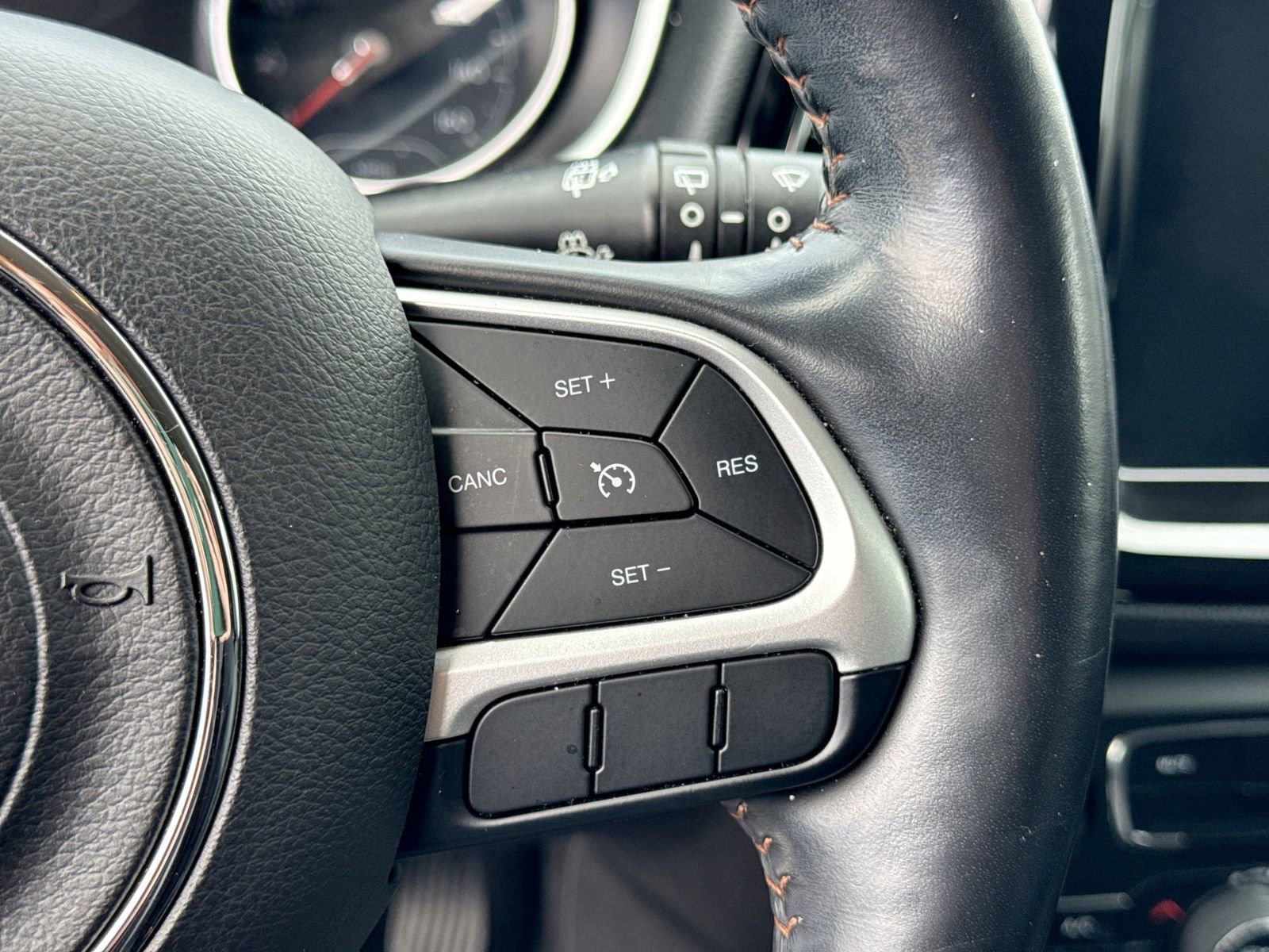 Used 2020 Jeep Compass Limited AWD/4WD image 25
