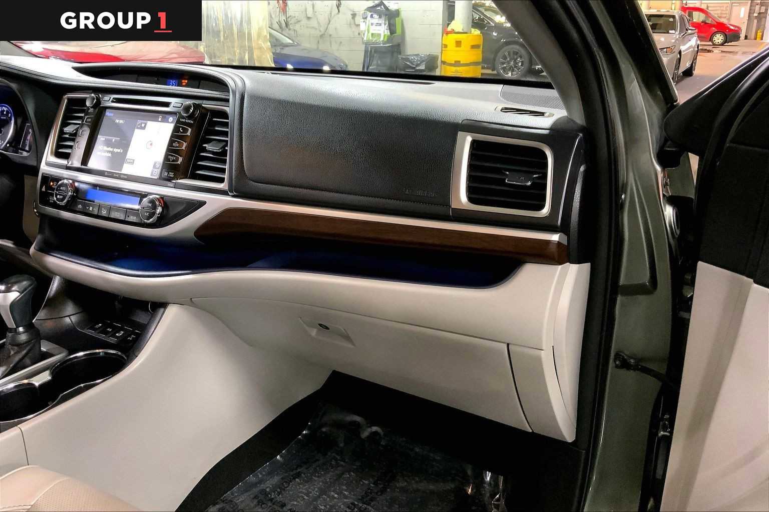 Used 2016 Toyota Highlander Limited Platinum image 18