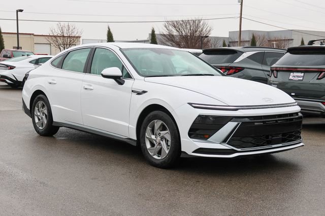 New 2026 Hyundai Sonata SE FWD image 1