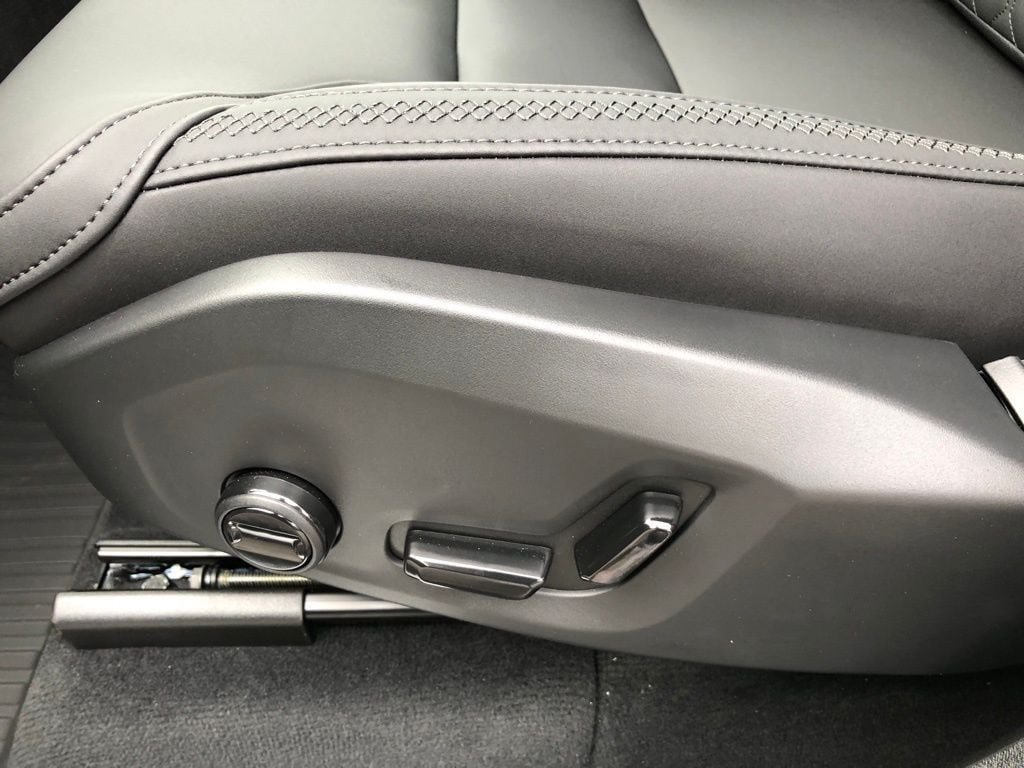 New 2026 Volvo XC90 B6 Plus w/ Protection Package Premier AWD/4WD image 7