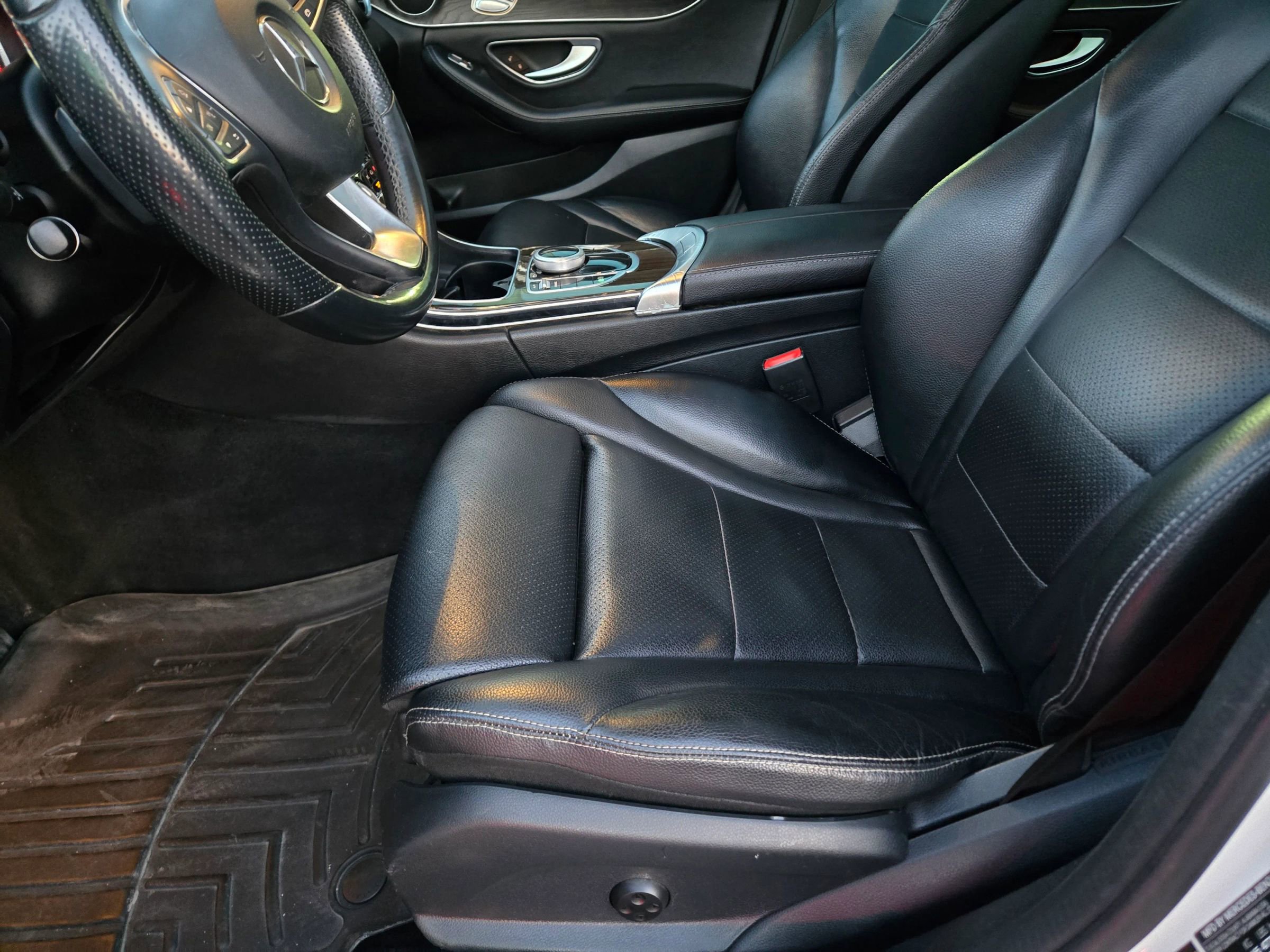 Used 2017 Mercedes-Benz C 300 4MATIC Sedan image 28