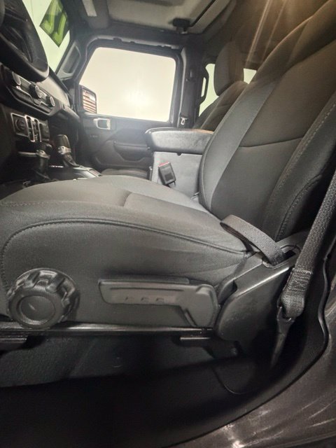 Used 2022 Jeep Wrangler Unlimited Sport AWD/4WD image 16