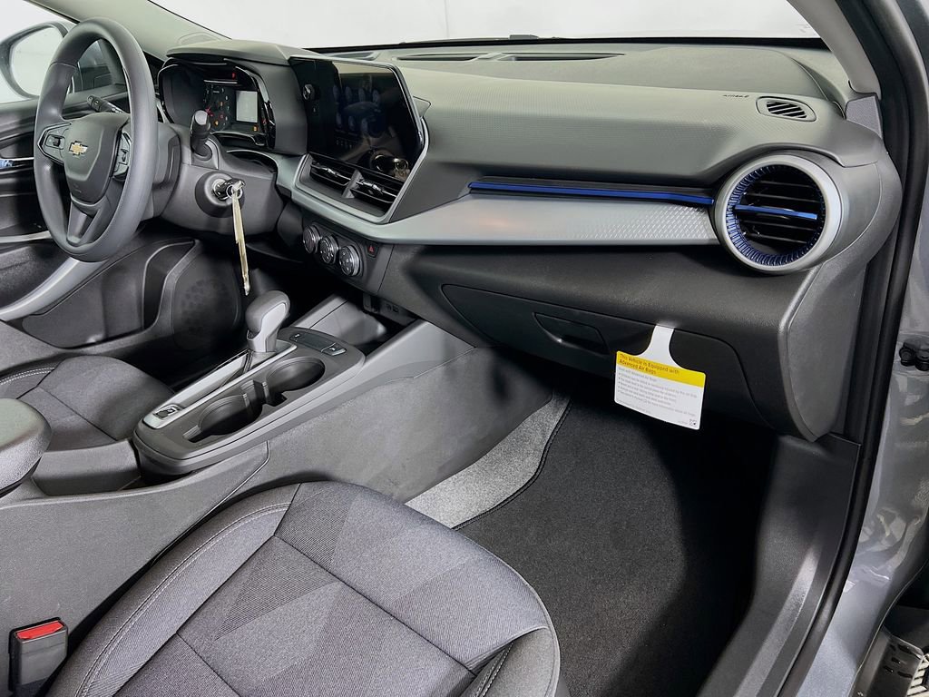 New 2026 Chevrolet Trax LS w/ LS Convenience Package FWD image 27