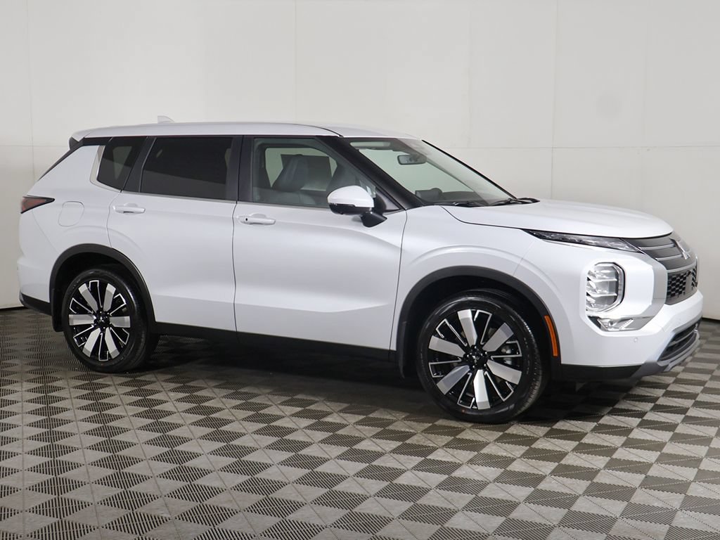 New 2026 Mitsubishi Outlander SE FWD image 16