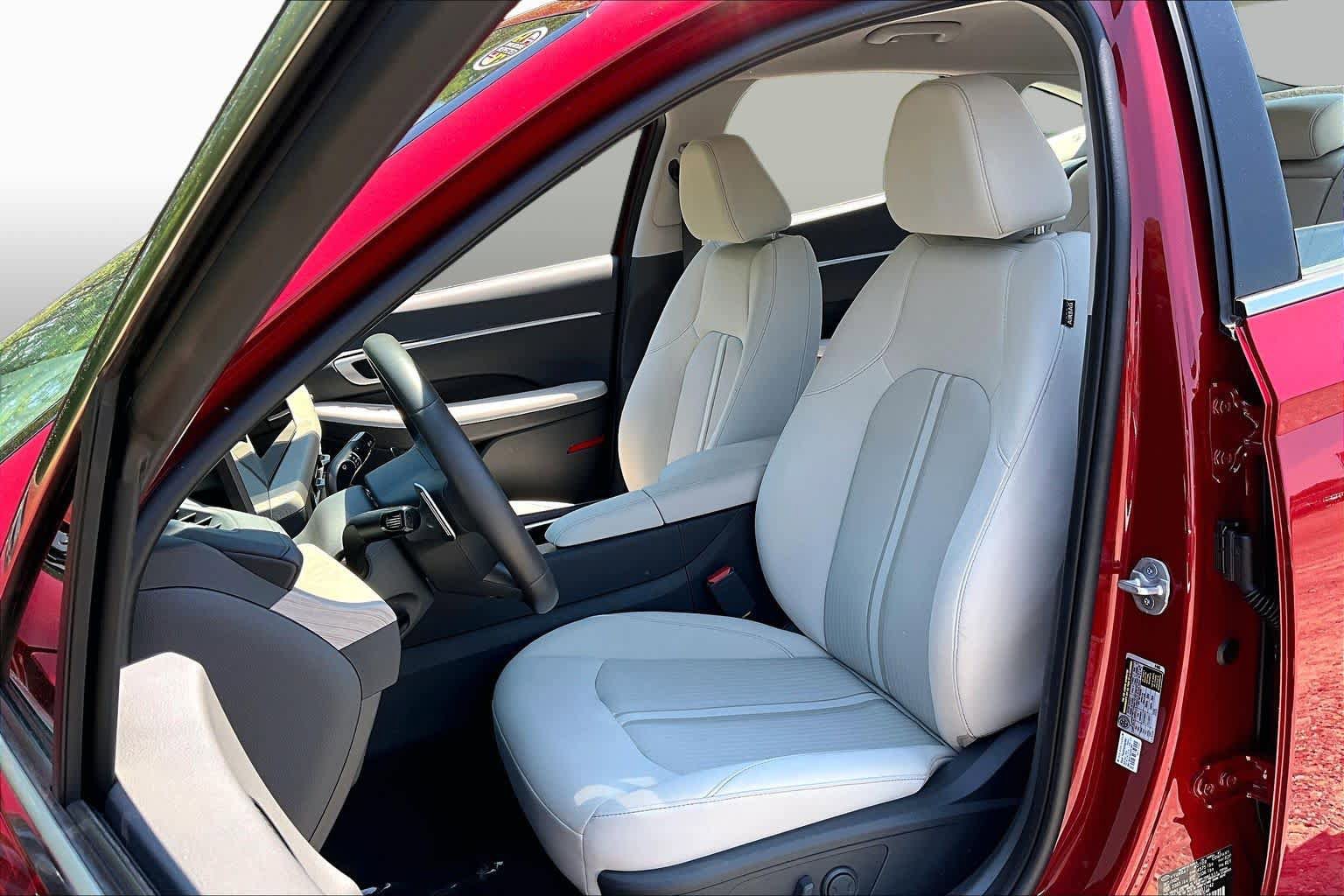Used 2025 Hyundai Sonata SEL FWD image 8
