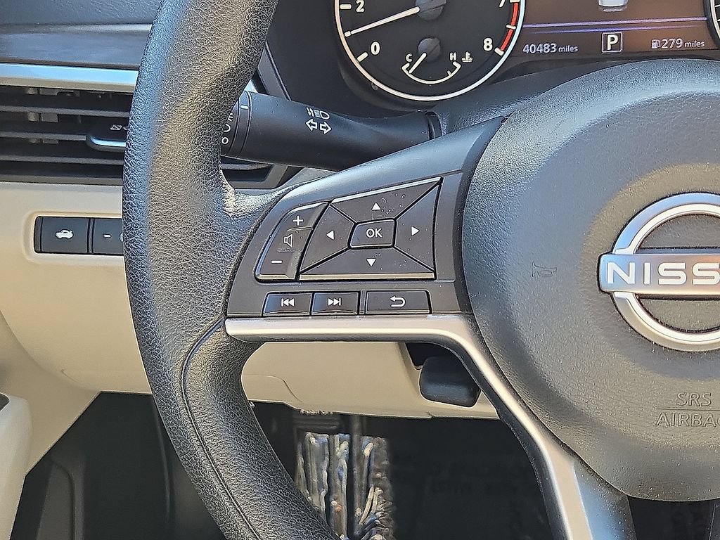 Used 2025 Nissan Altima 2.5 SV FWD image 18