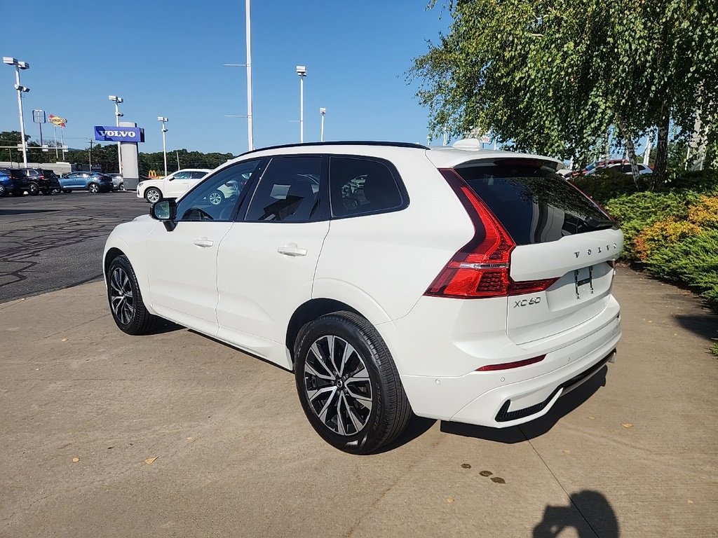 Certified 2025 Volvo XC60 B5 Plus image 3