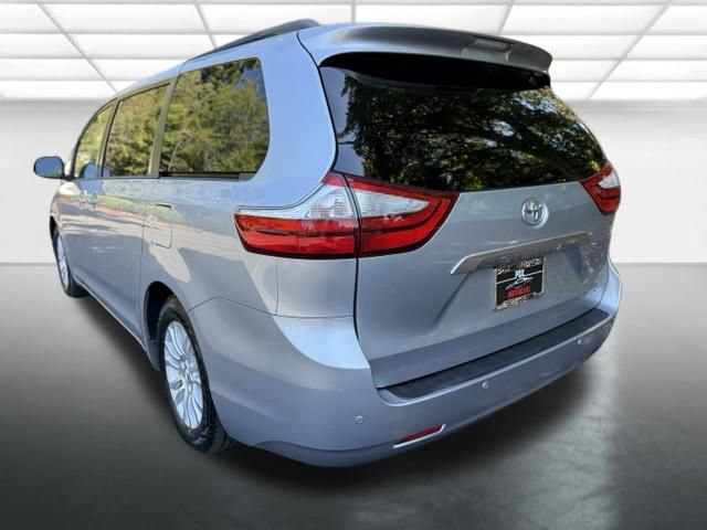 Used 2015 Toyota Sienna XLE w/ XLE Navigation Package FWD image 3