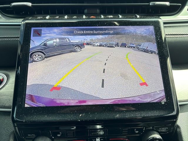 Used 2024 Jeep Grand Cherokee Limited w/ Trailer Tow Package AWD/4WD image 16