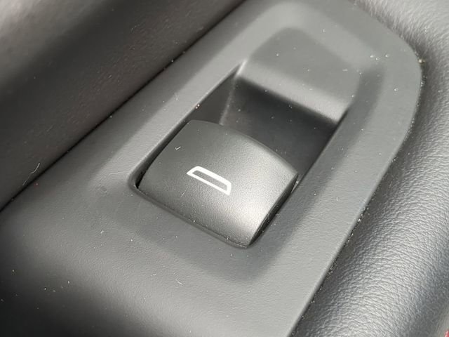 Used 2021 Chevrolet Suburban RST w/ Luxury Package image 33