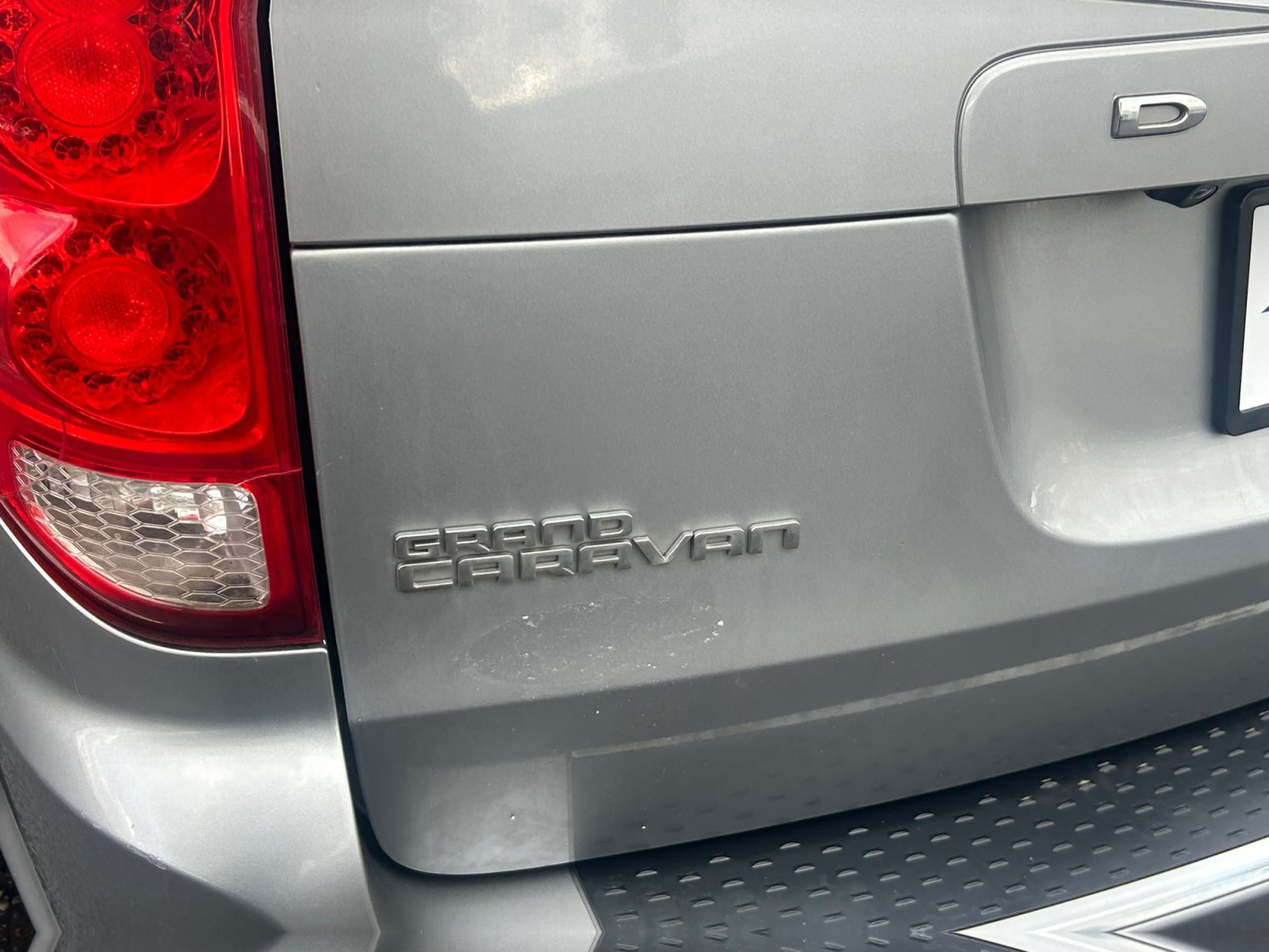Used 2019 Dodge Grand Caravan SXT FWD image 24