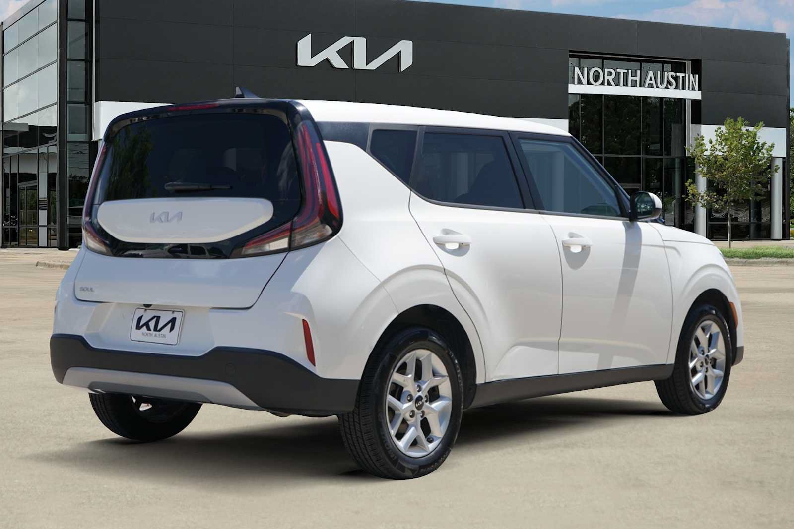 Certified 2024 Kia Soul LX w/ Option Group 015 FWD image 5