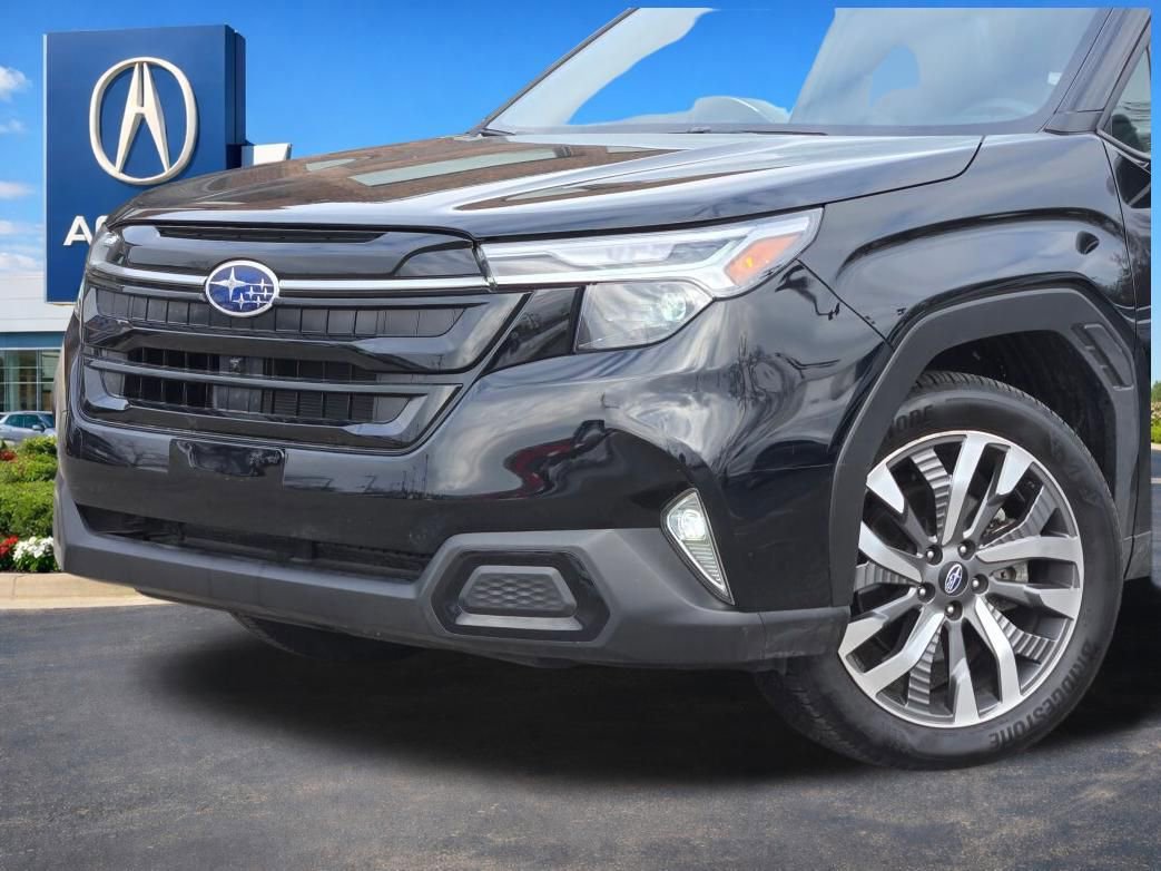 Used 2025 Subaru Forester Touring image 2