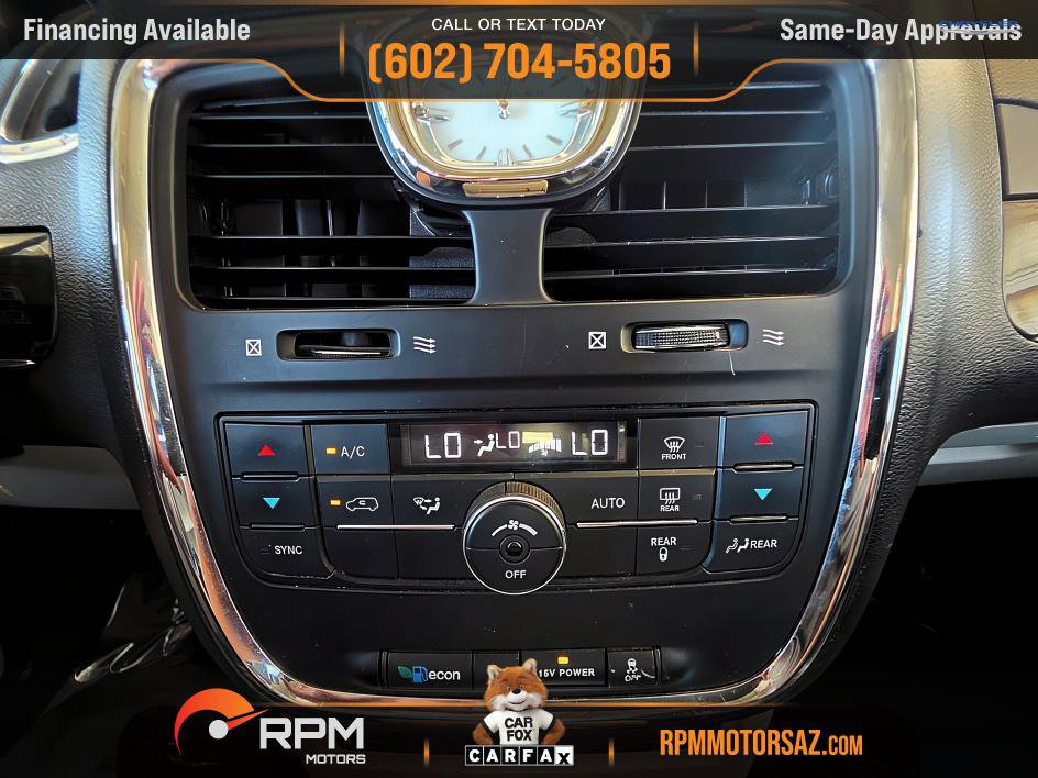 Used 2015 Chrysler Town & Country Touring image 18