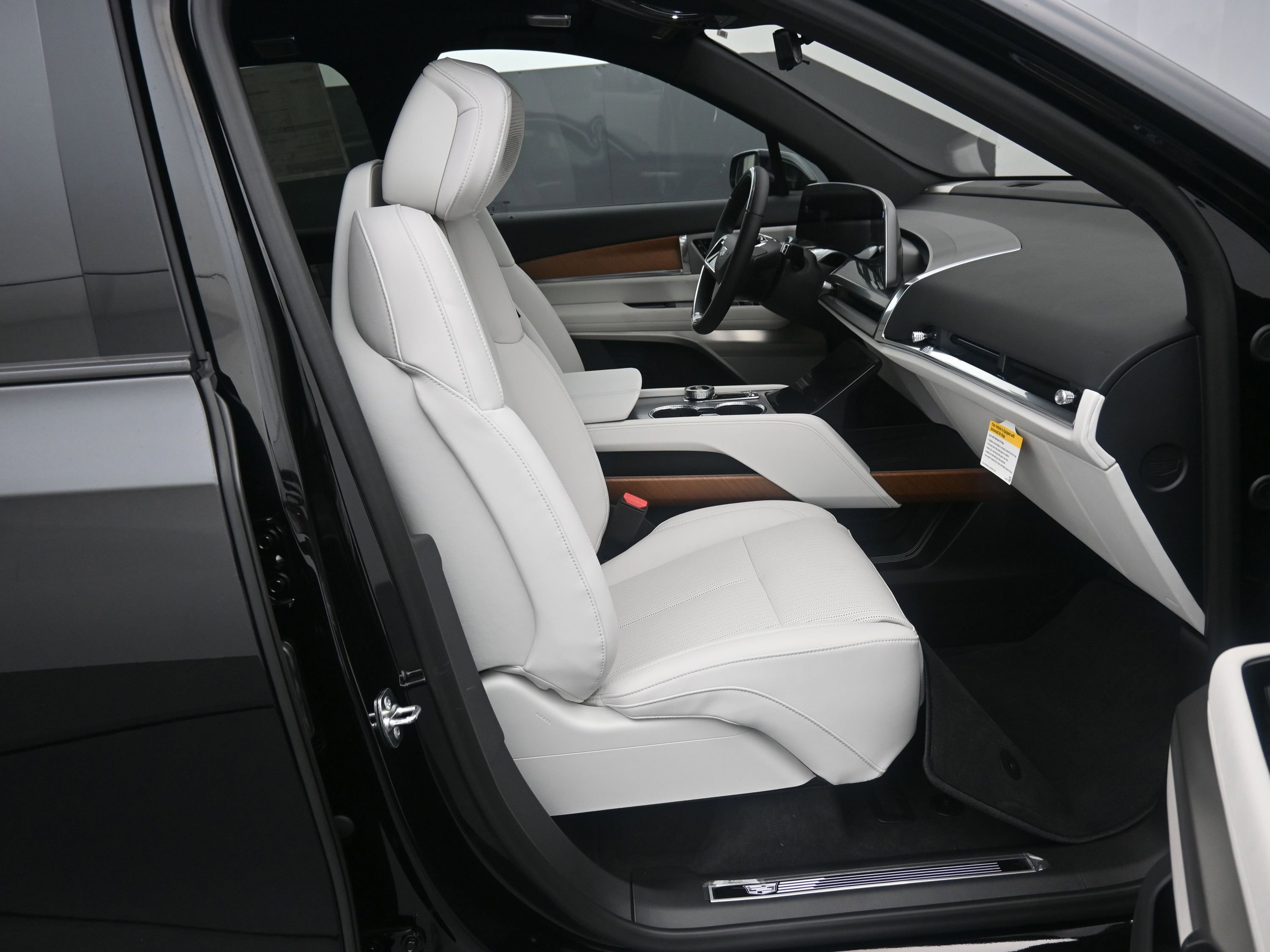 New 2026 Cadillac Vistiq Luxury w/ LPO, Floor Liner Package image 13