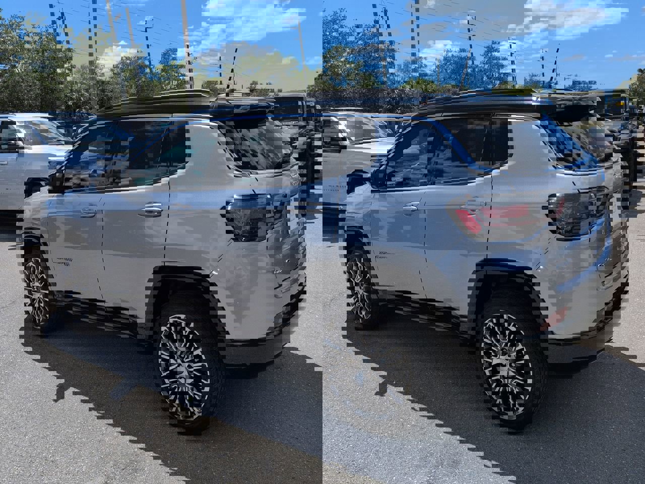 Used 2023 Jeep Compass Limited w/ Elite Group image 7