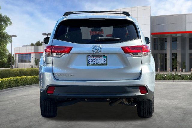 Certified 2019 Toyota Highlander LE FWD image 6