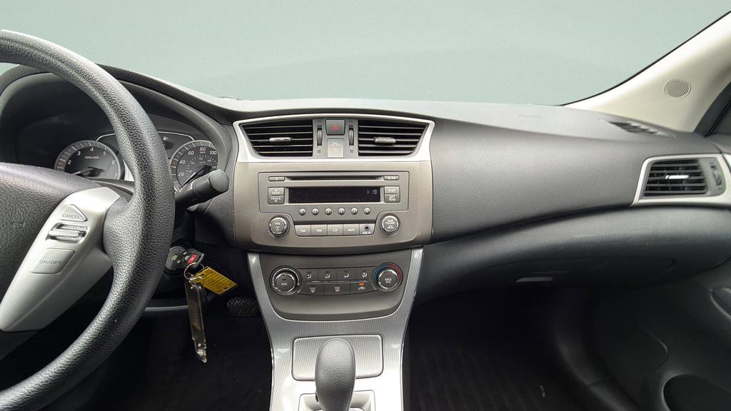 Used 2014 Nissan Sentra SR FWD image 11