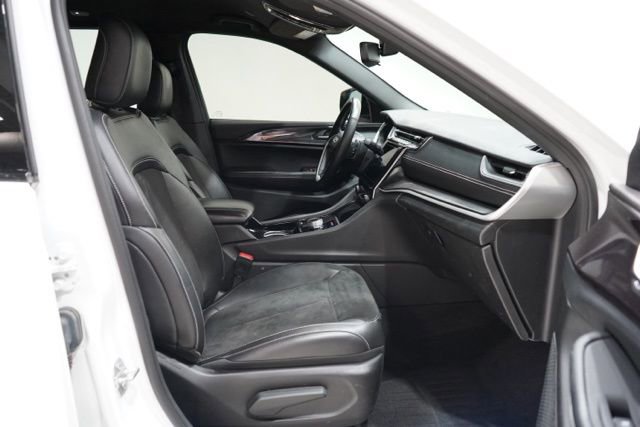 Used 2022 Jeep Grand Cherokee Altitude image 37